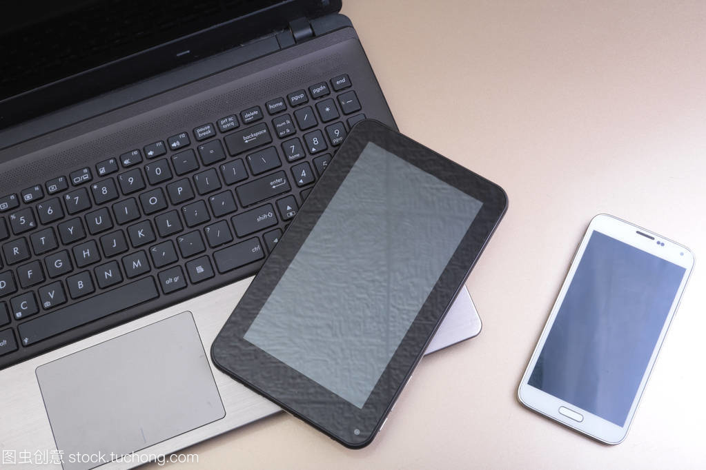 数字化时代下的平板键盘 便携与效率的完美结合